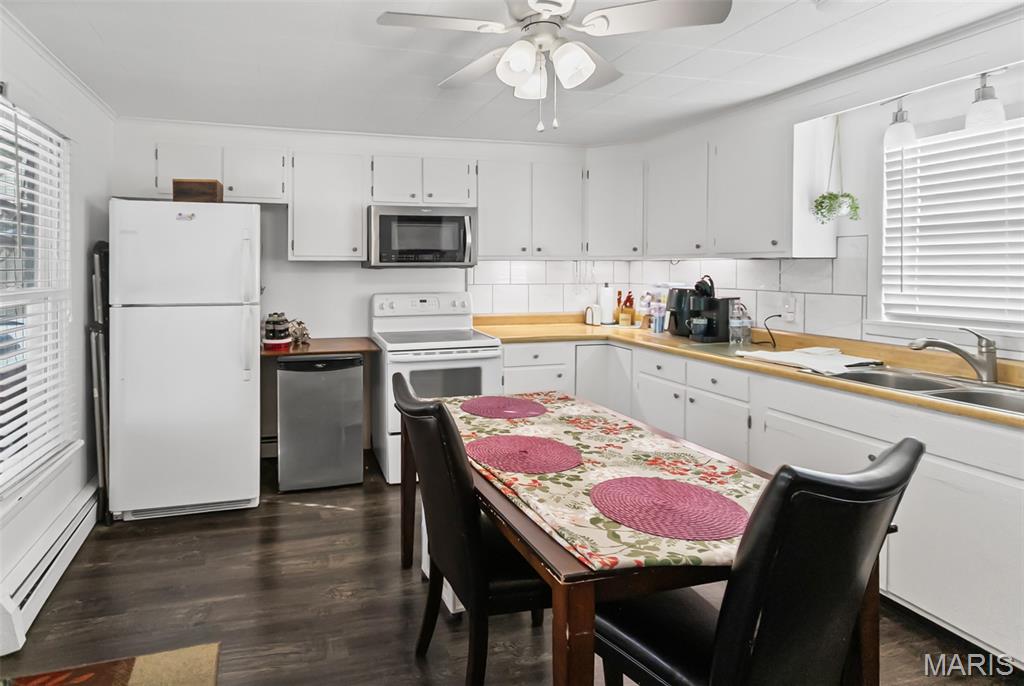 224 East Main Street Grafton, IL 62037 - Photo 8 of 58