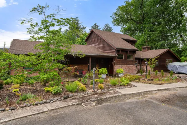 $659,000 | 2502 Dellwood Avenue, Medford, OR 97504