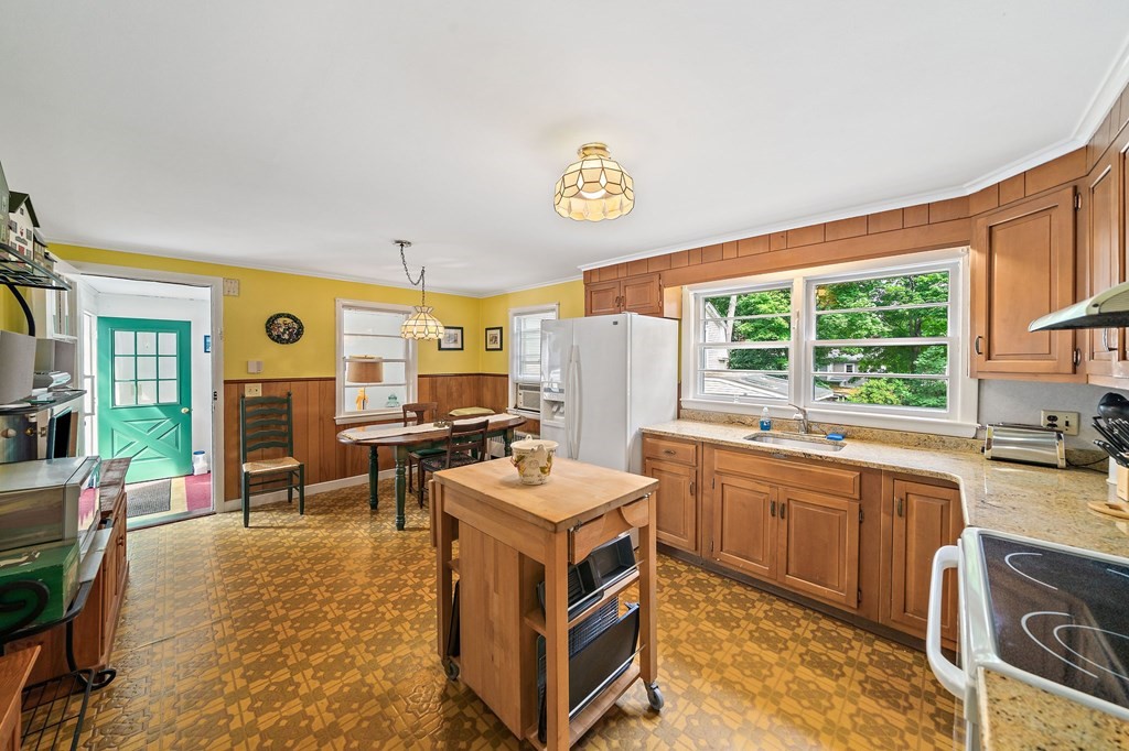 45 Summit Street Boston, MA 02136 - Photo 5 of 15 Gallery Image 5