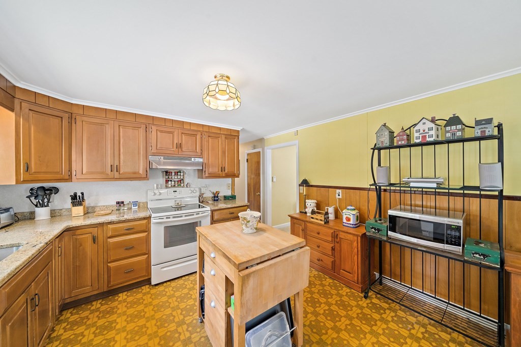 45 Summit Street Boston, MA 02136 - Photo 6 of 15 Gallery Image 6