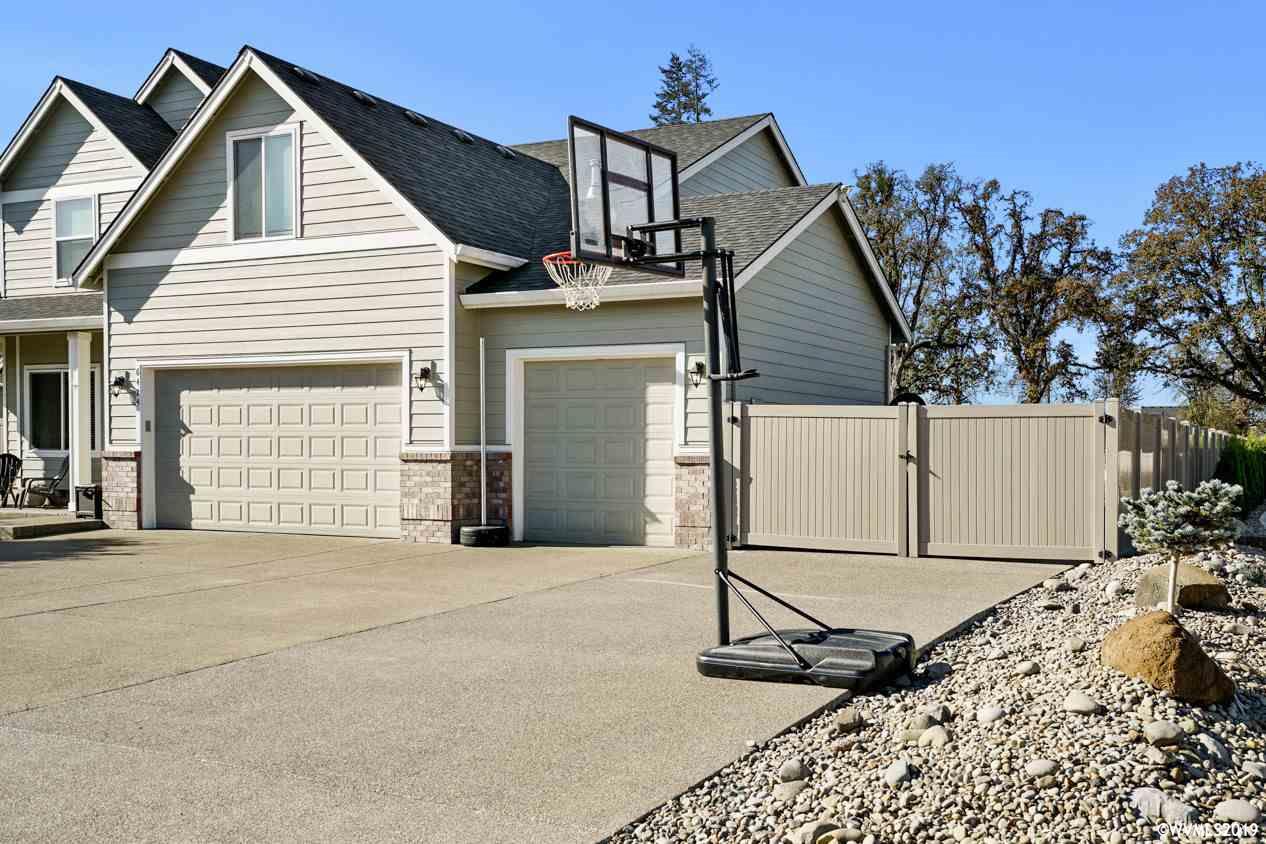 6424 Sedona Road Albany, OR 97321 - Photo 2 of 42 Gallery Image 2