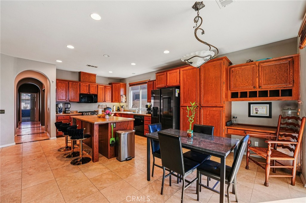 1471 Hunter Moon Way Beaumont, CA 92223 - Photo 3 of 22