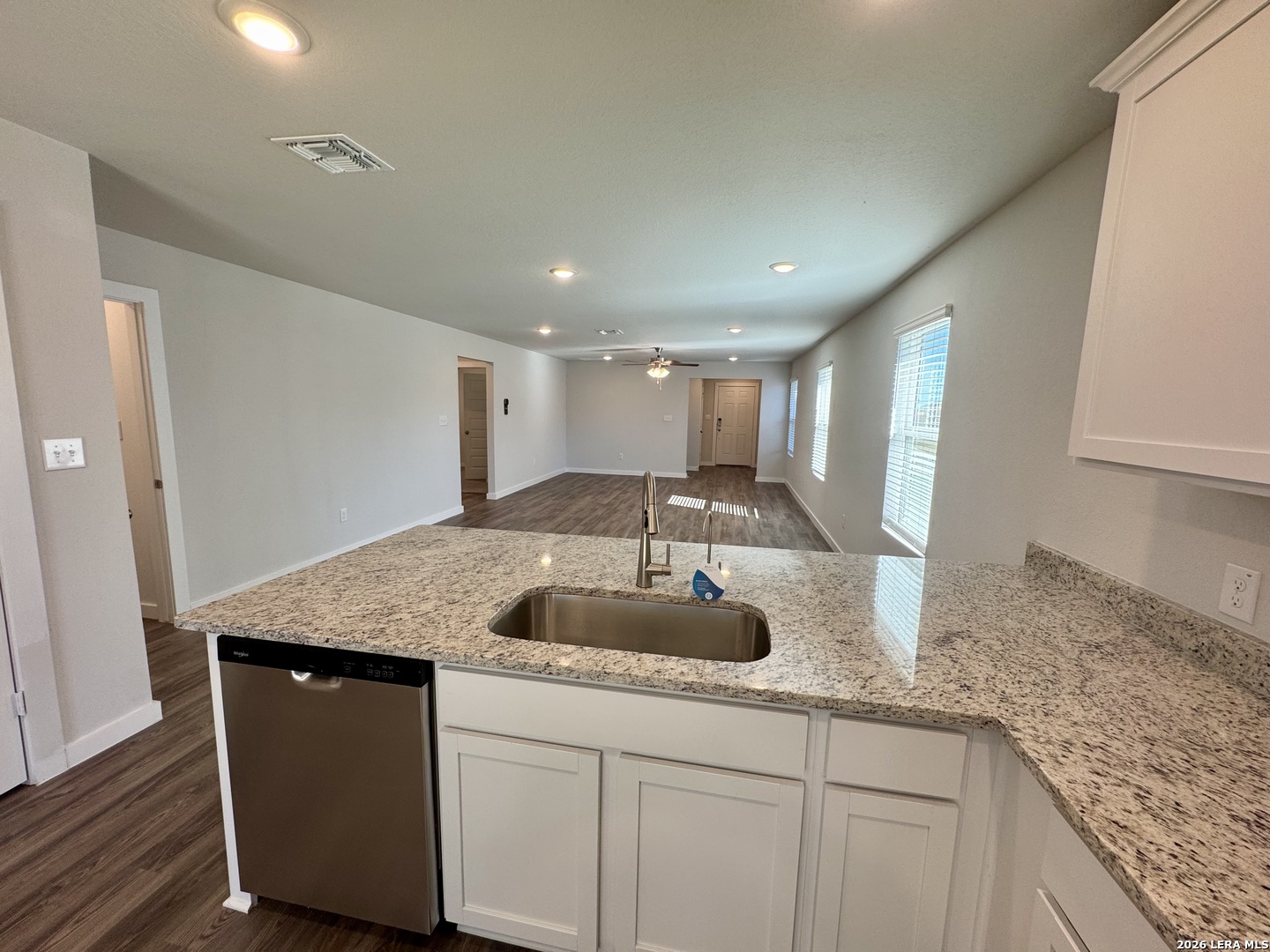 2560 Solon Lane Seguin, TX 78155 - Photo 11 of 39
