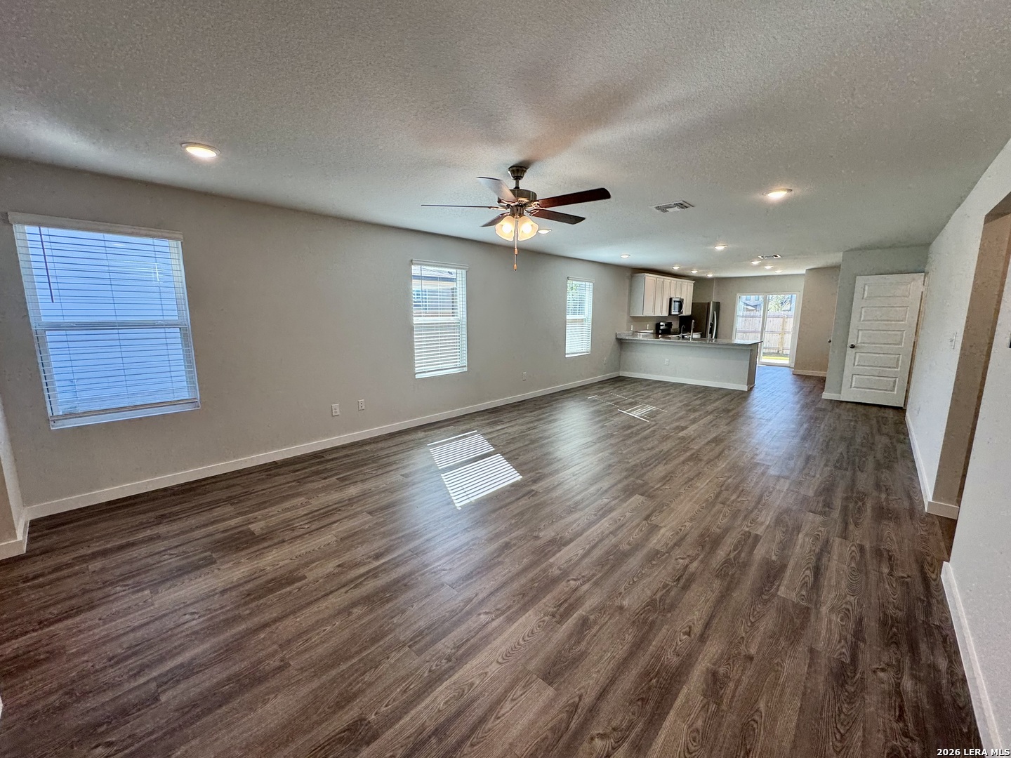 2560 Solon Lane Seguin, TX 78155 - Photo 4 of 39