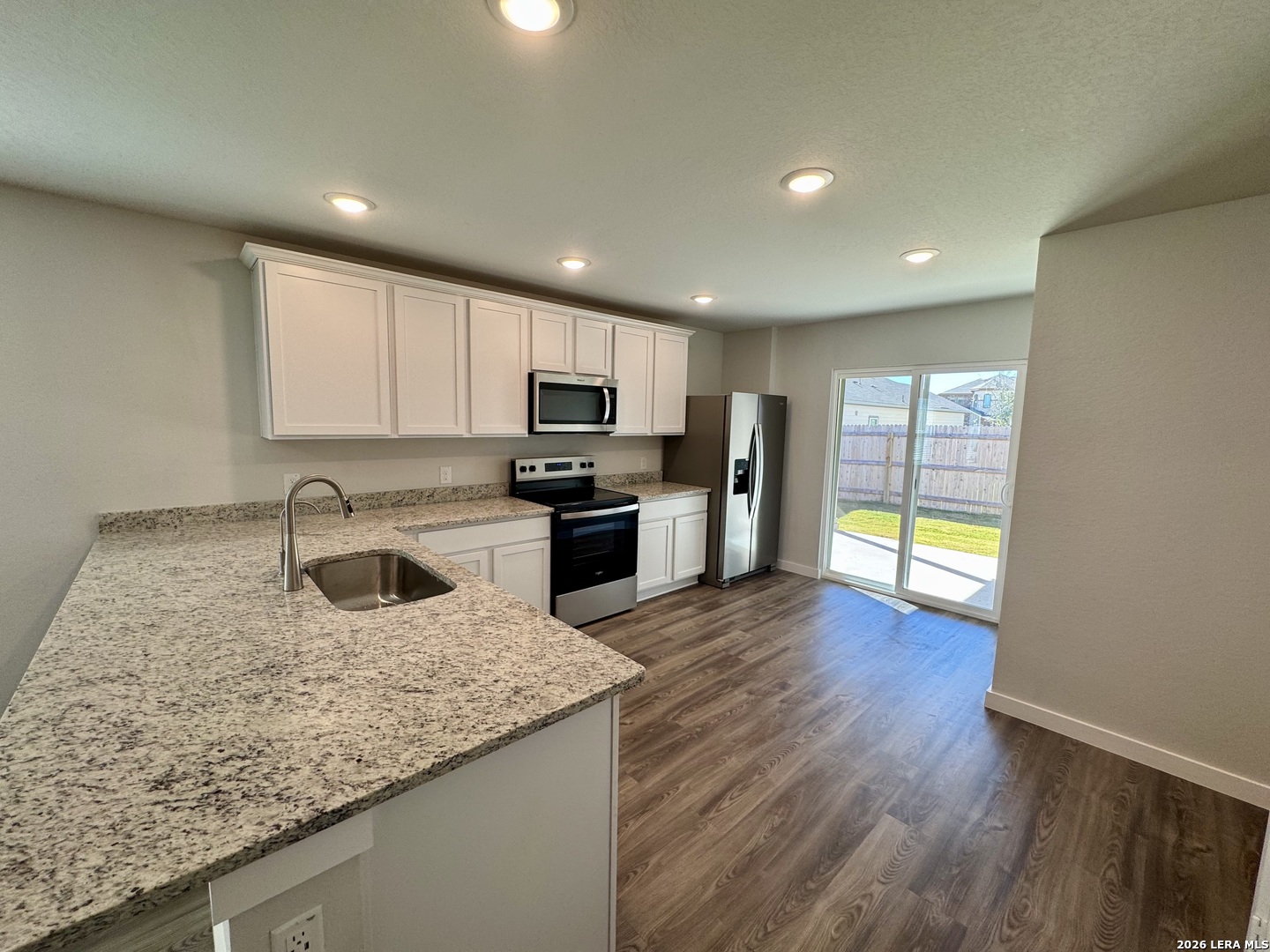 2560 Solon Lane Seguin, TX 78155 - Photo 7 of 39
