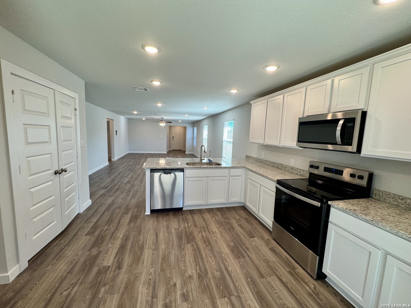 2560 Solon Lane Seguin, TX 78155 - Photo 8 of 39