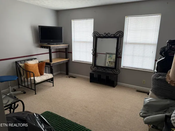 $384,900 | 8212 Huntsman Court, Powell, TN 37849