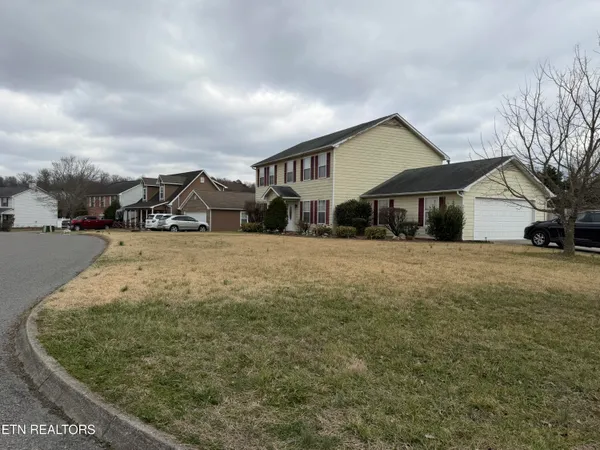 $384,900 | 8212 Huntsman Court, Powell, TN 37849