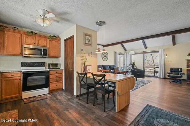 $299,000 | 123 Cross Country Lane, Tannersville, PA 18372