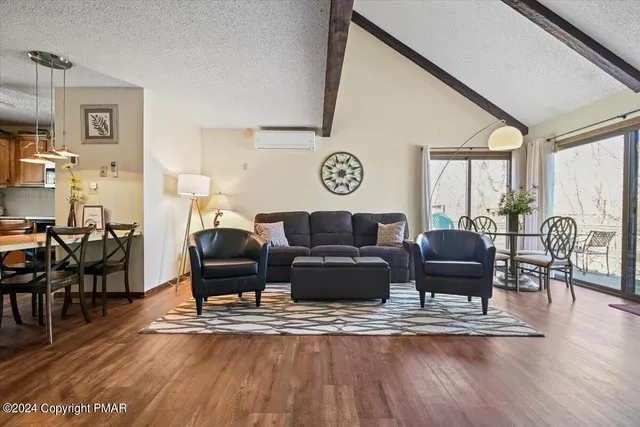 $299,000 | 123 Cross Country Lane, Tannersville, PA 18372