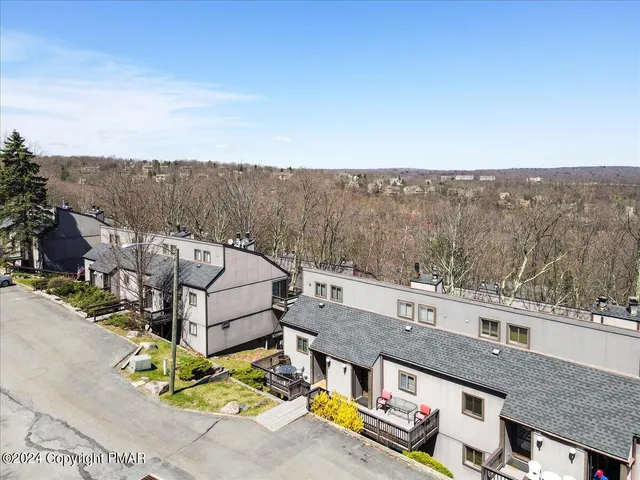 $299,000 | 123 Cross Country Lane, Tannersville, PA 18372