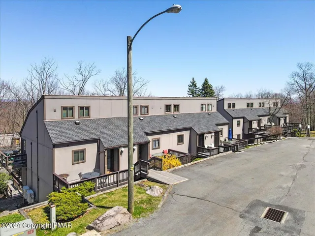 $299,000 | 123 Cross Country Lane, Tannersville, PA 18372