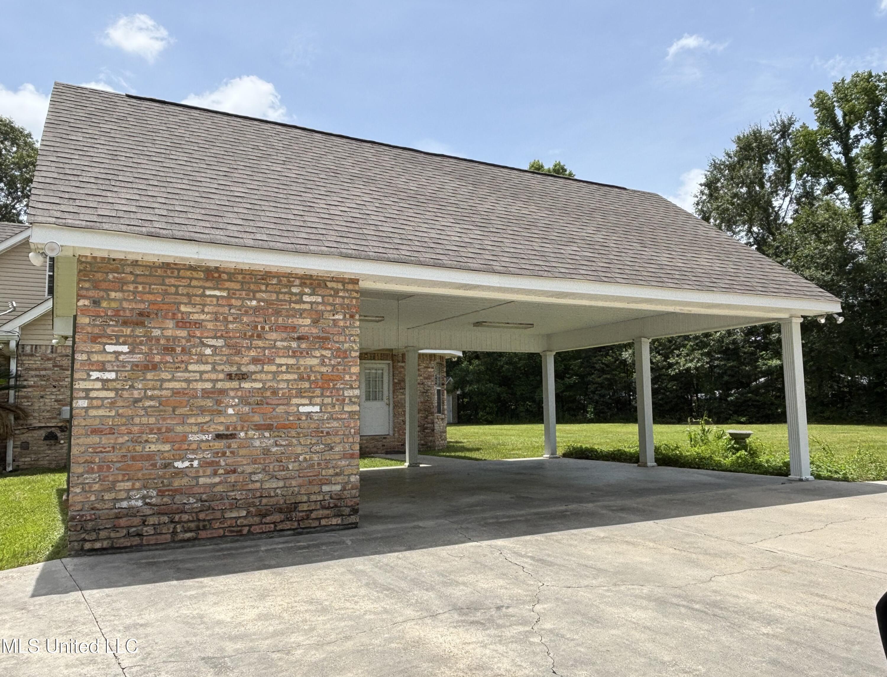 122 Doug Lee Road Picayune, MS 39466 - Photo 3 of 68 IMG_8588