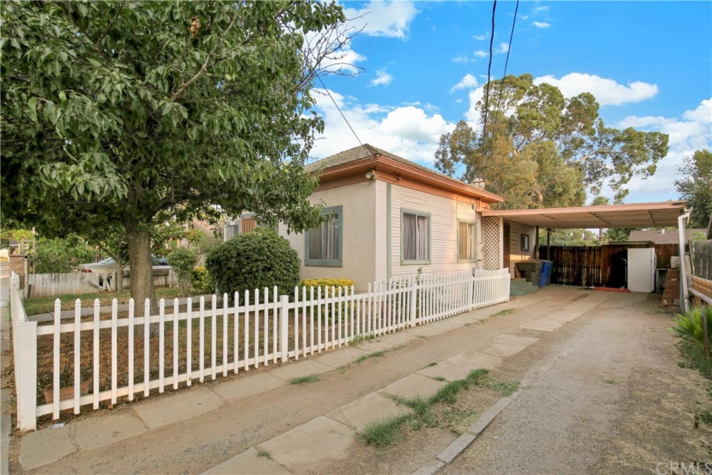 4544 Marmian Way Riverside, CA 92506 - Photo 5 of 26