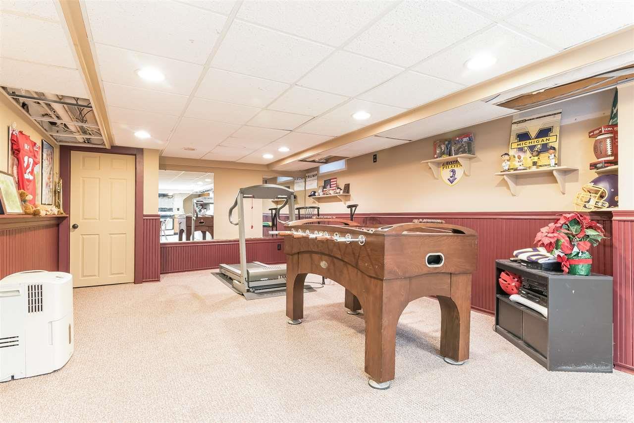 621 South Oxford Road Grosse Pointe Woods, MI 48236 - Photo 48 of 57