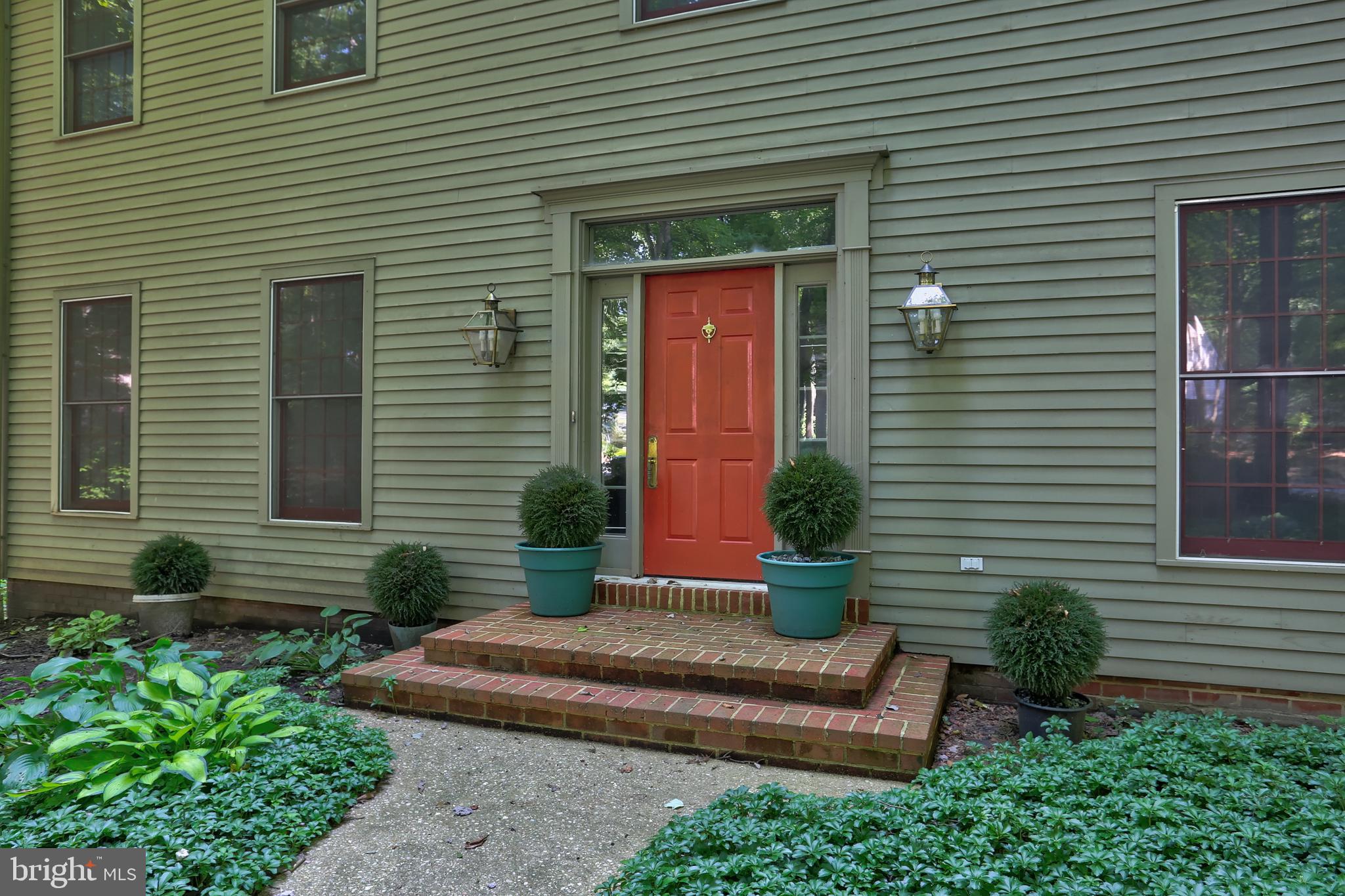 1042 Hunters Path Lancaster, PA 17601 - Photo 2 of 44 Gallery Image 2