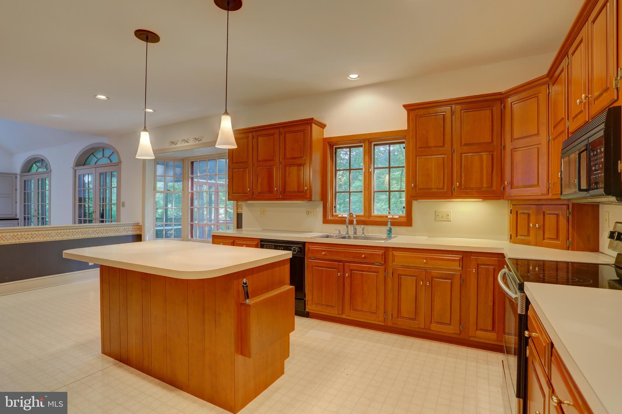 1042 Hunters Path Lancaster, PA 17601 - Photo 23 of 44 Gallery Image 23