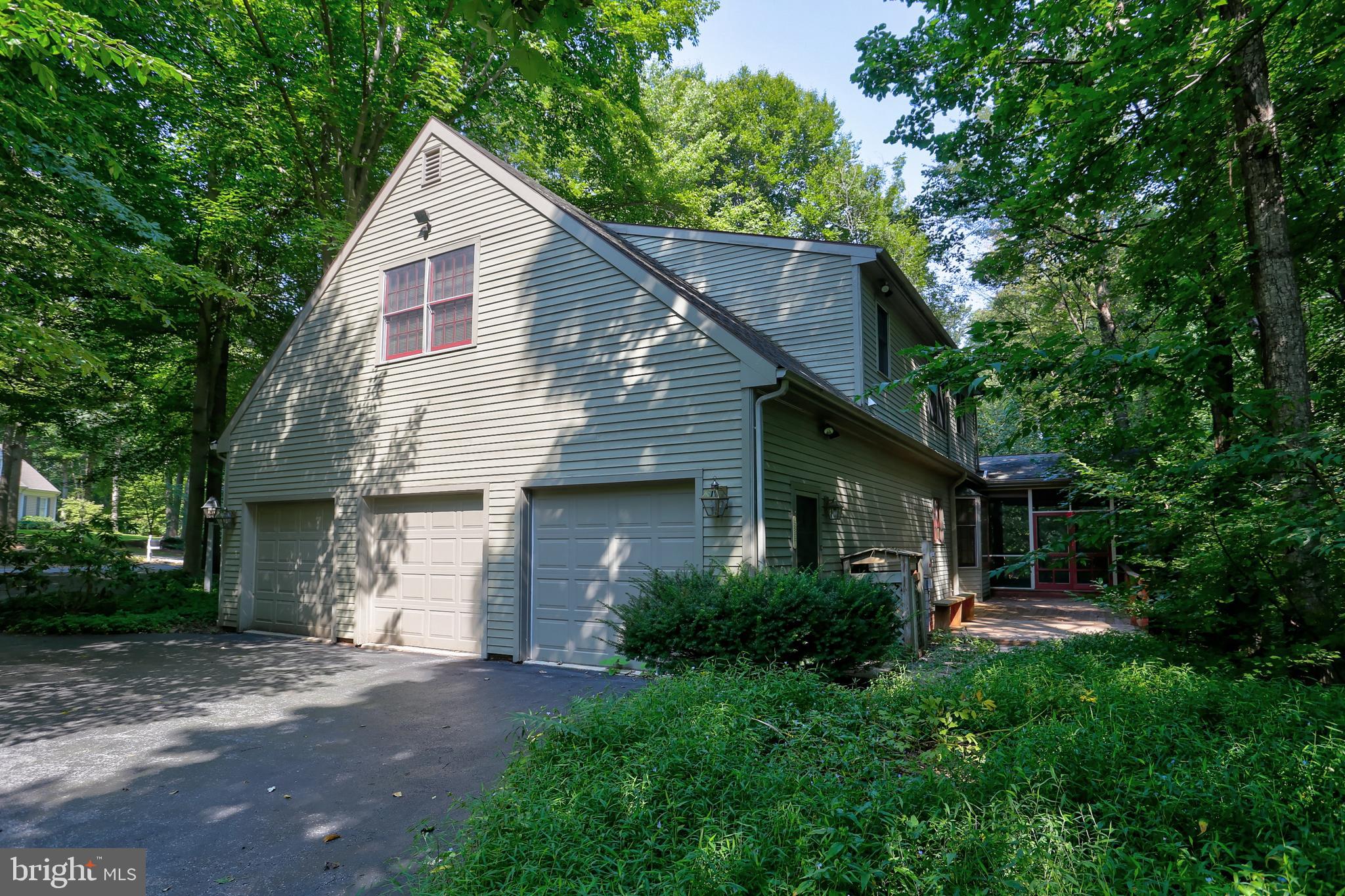 1042 Hunters Path Lancaster, PA 17601 - Photo 7 of 44 Gallery Image 7