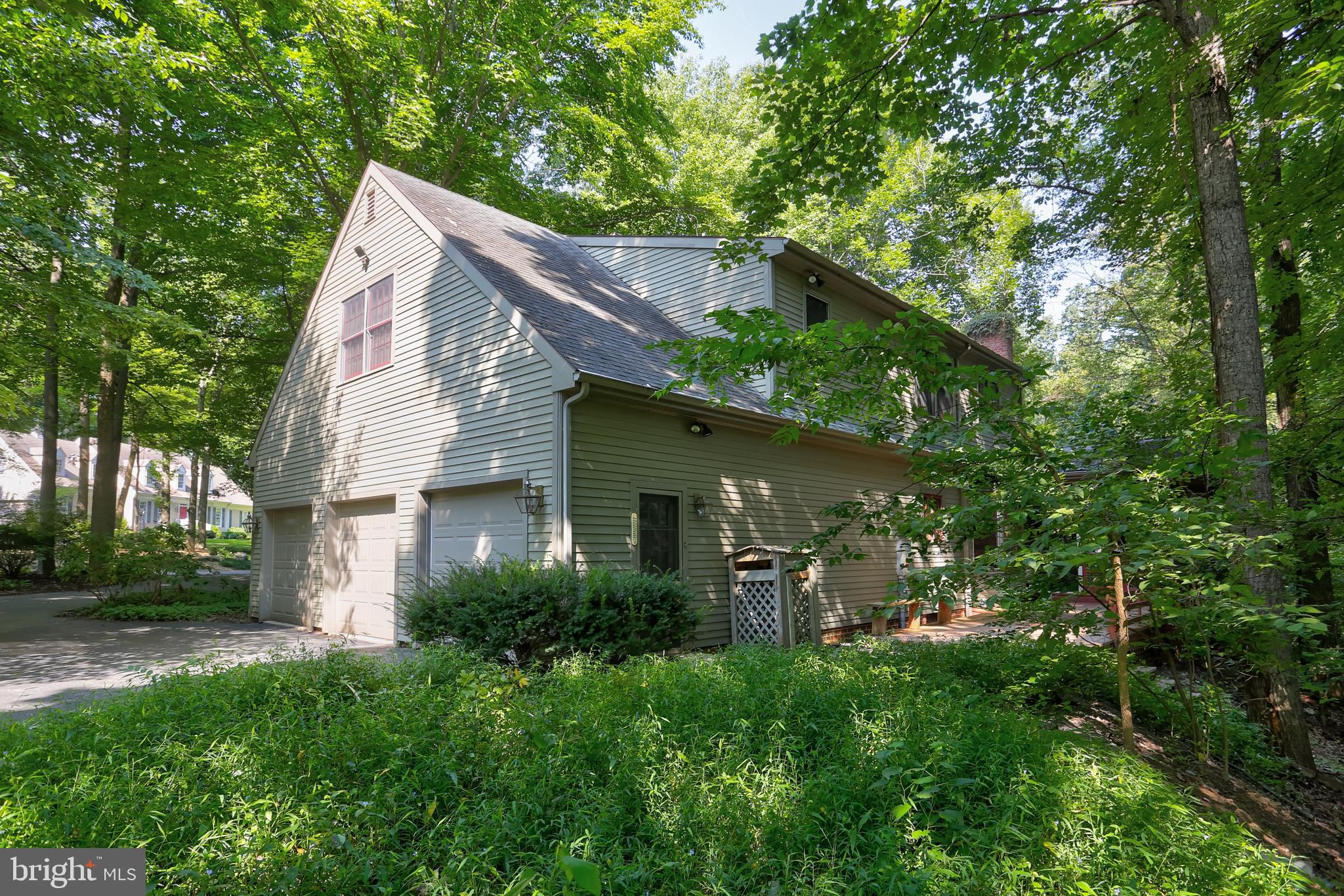 1042 Hunters Path Lancaster, PA 17601 - Photo 8 of 44 Gallery Image 8