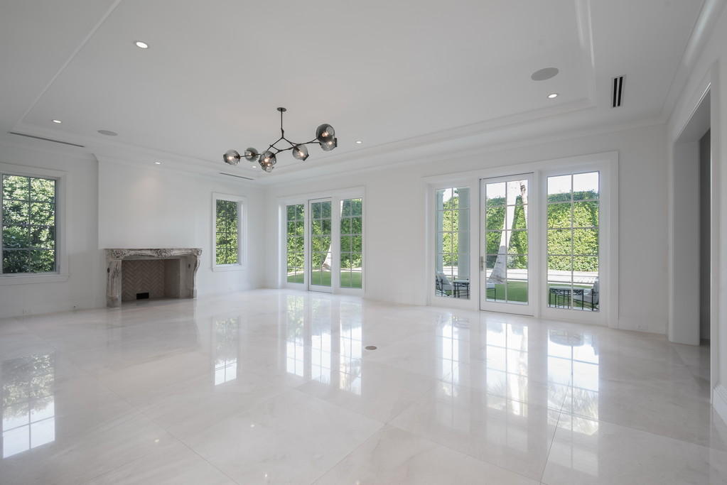 255 Kenlyn Road Palm Beach, FL 33480 - Photo 7 of 32 Formal Living room