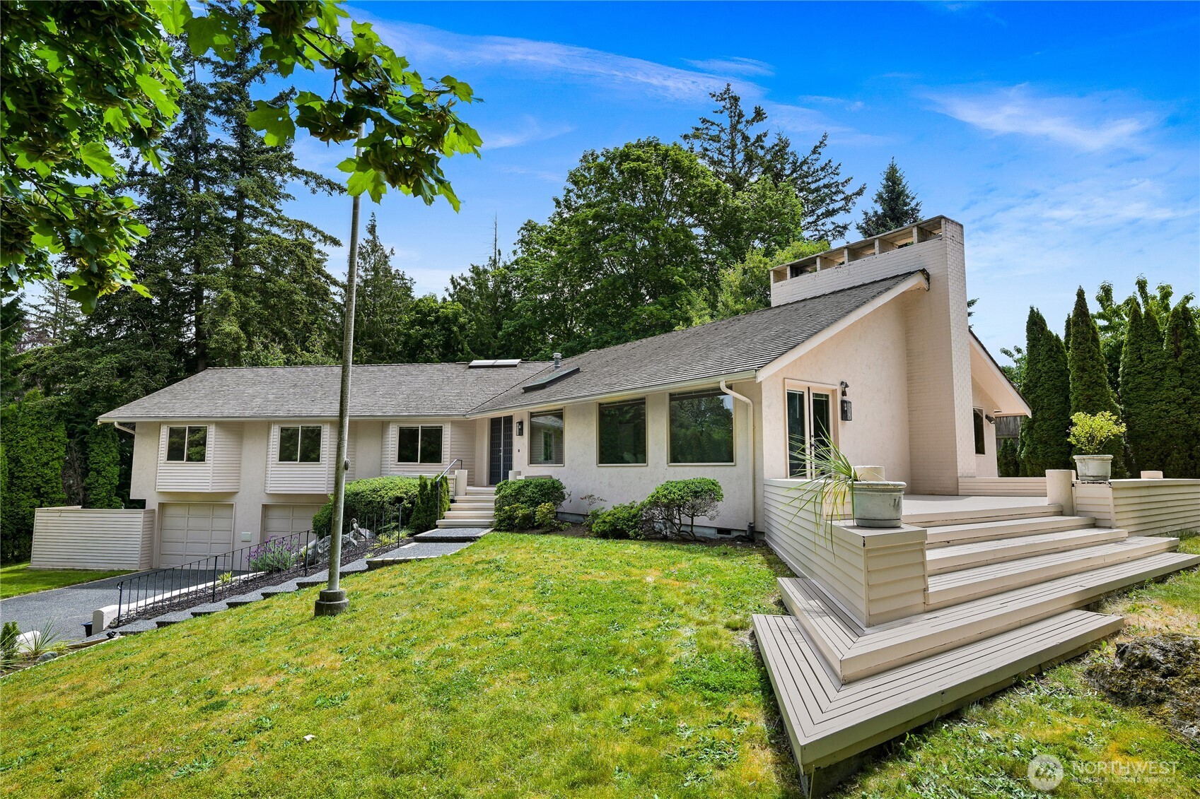 208 Hawthorn Road Bellingham, WA 98225 - Photo 5 of 40