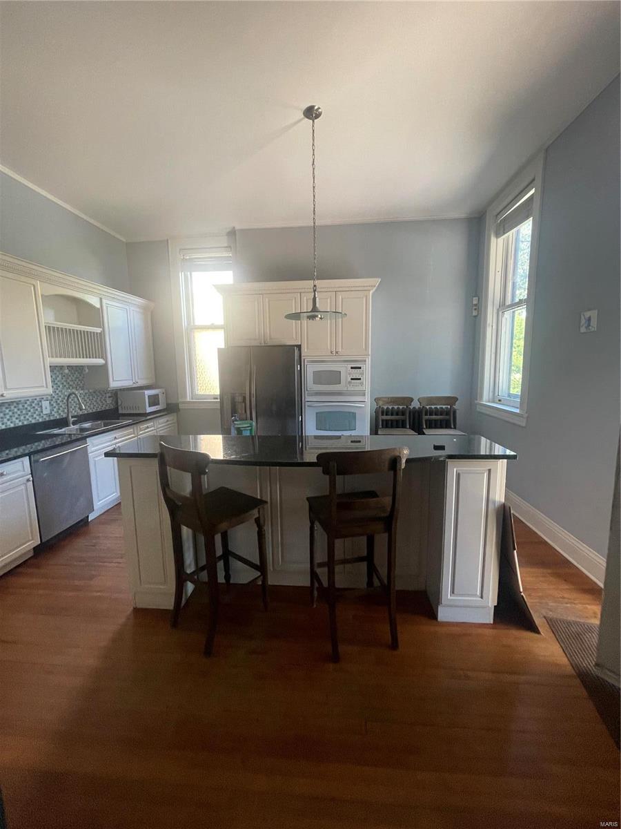 11 Washington Terrace St. Louis, MO 63112 - Photo 10 of 35