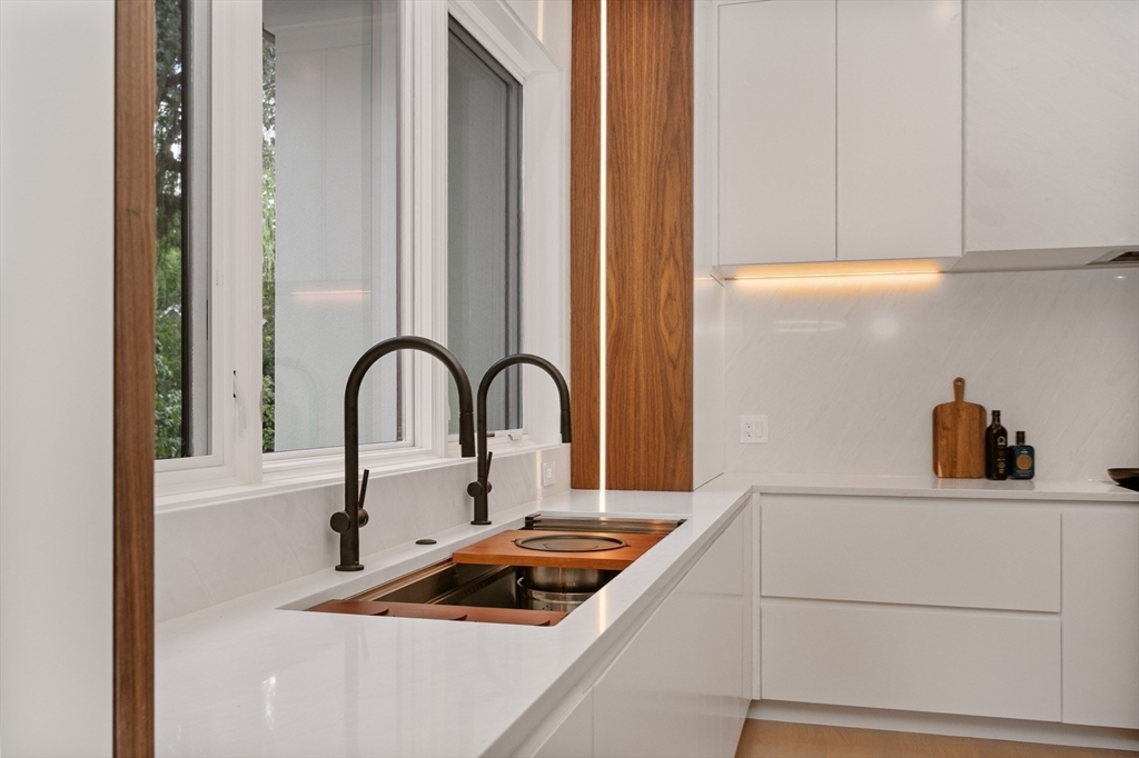 21 Lovett Road Newton, MA 02459 - Photo 6 of 41