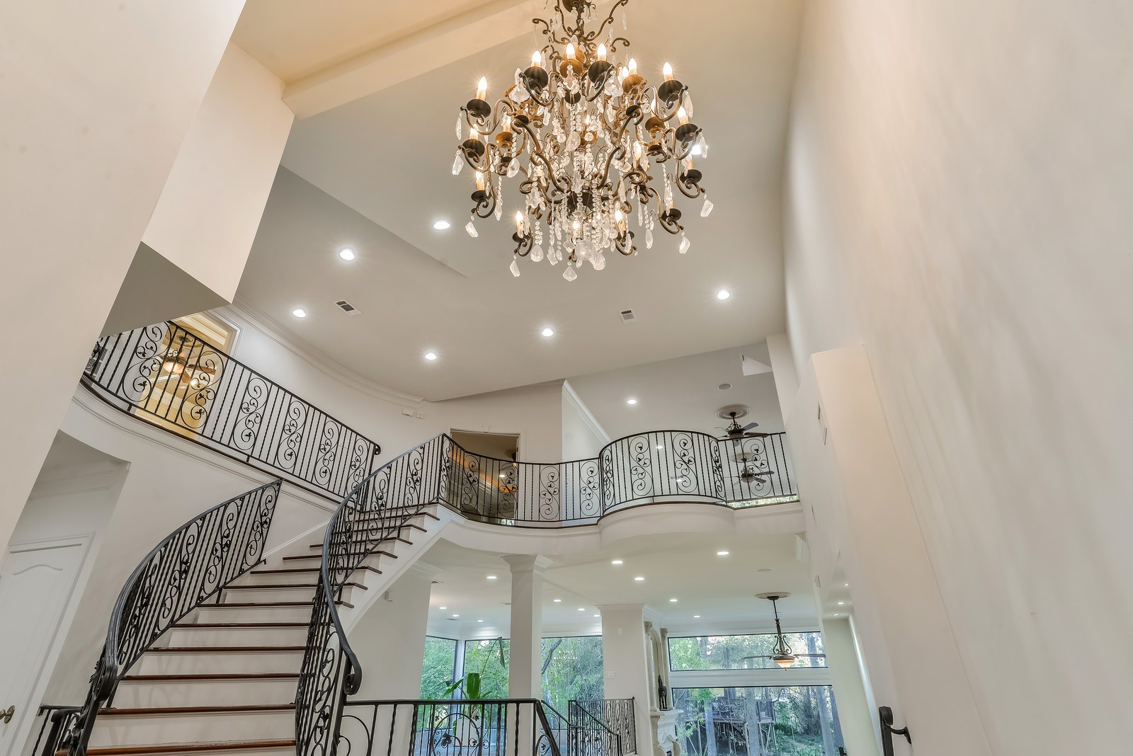 15 West Shady Lane, Unit B Houston, TX 77063 - Photo 1 of 19