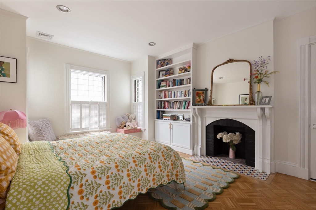 19 Edgehill Road Brookline, MA 02445 - Photo 16 of 25