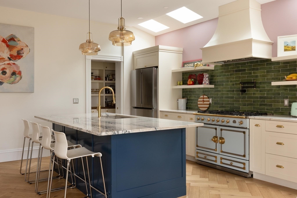 19 Edgehill Road Brookline, MA 02445 - Photo 10 of 25