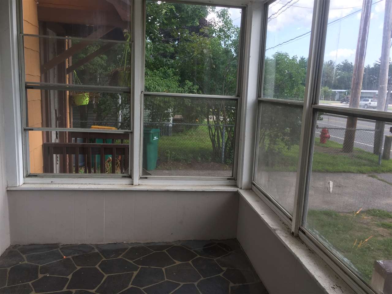 52 Brock Street Rochester, NH 03867 - Photo 2 of 29