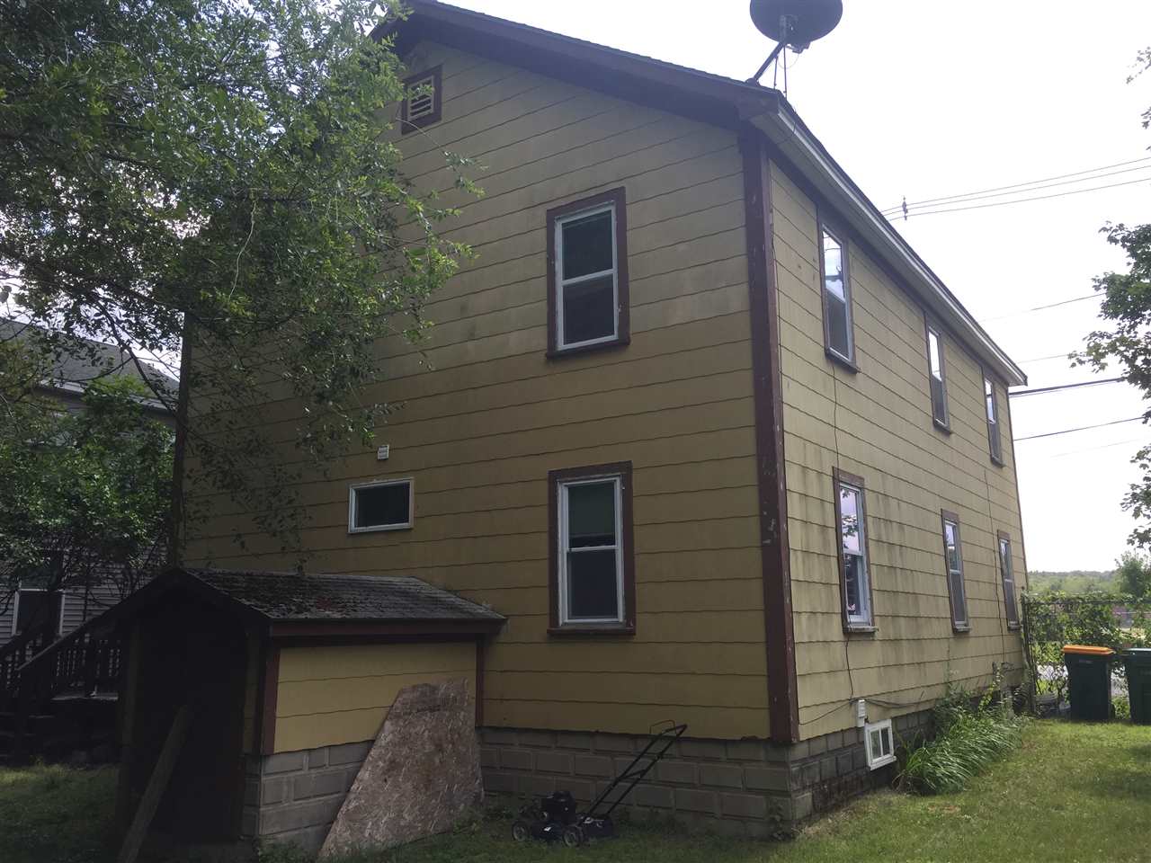 52 Brock Street Rochester, NH 03867 - Photo 27 of 29