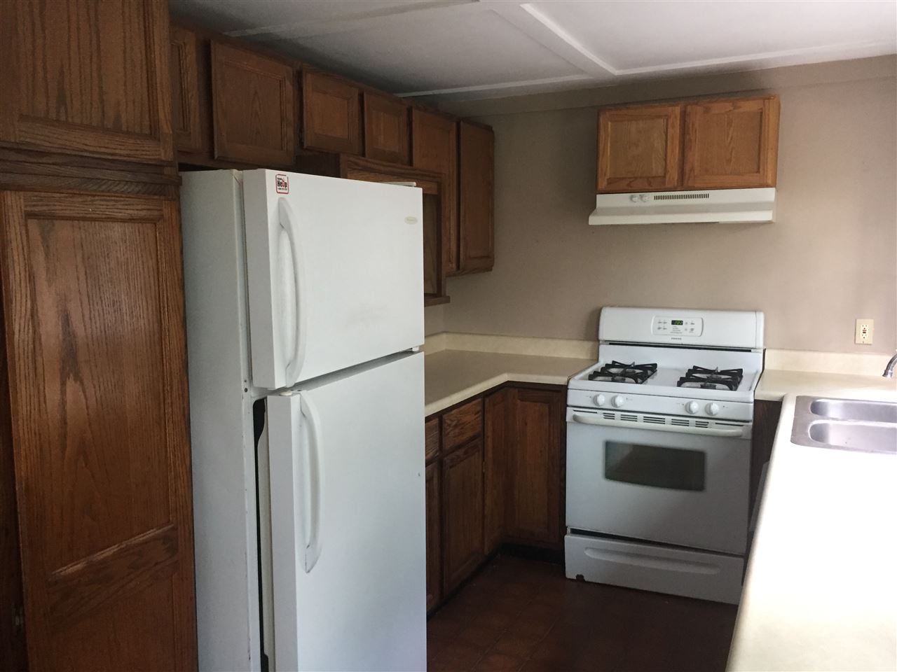 52 Brock Street Rochester, NH 03867 - Photo 8 of 29