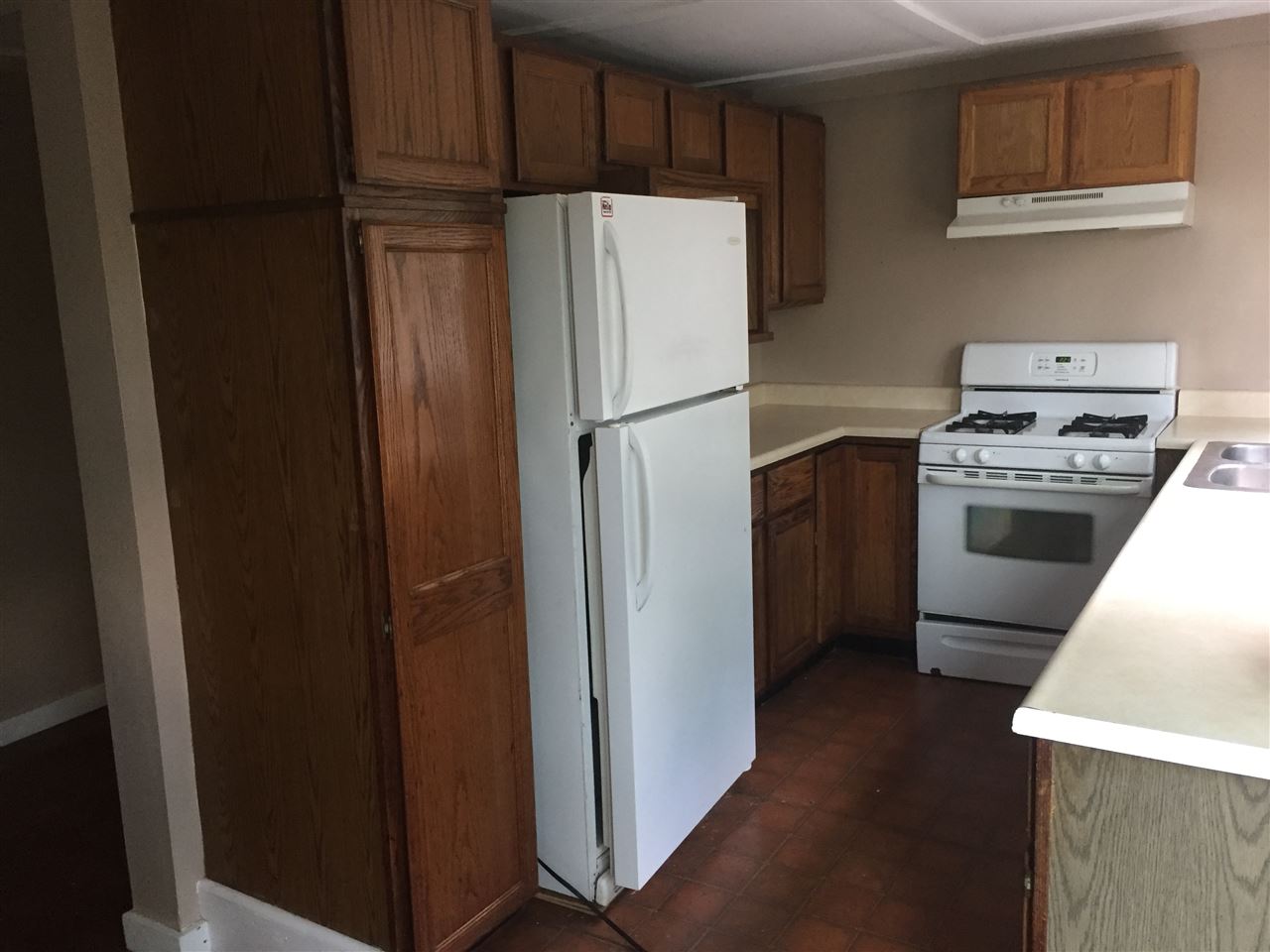 52 Brock Street Rochester, NH 03867 - Photo 9 of 29