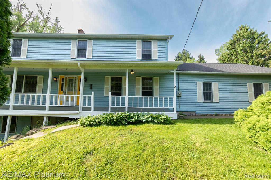 10076 Gordon Road Fenton, MI 48430 - Photo 1 of 67