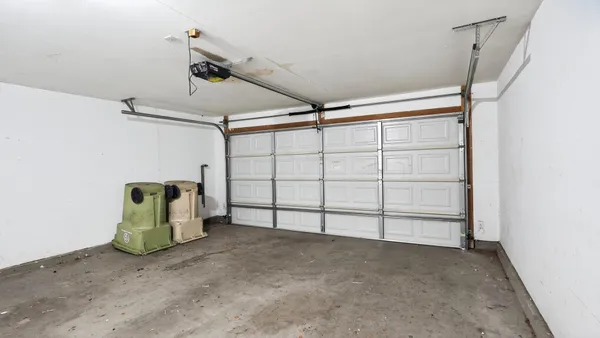 $2,095 | 7395 West San Miguel Avenue, Glendale, AZ 85303