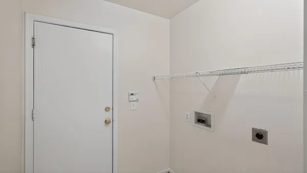 $2,095 | 7395 West San Miguel Avenue, Glendale, AZ 85303