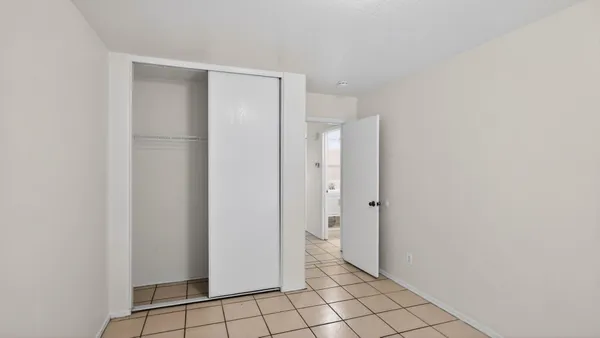 $2,095 | 7395 West San Miguel Avenue, Glendale, AZ 85303