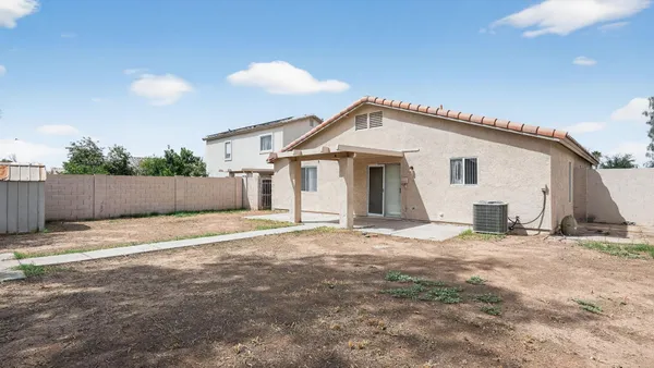 $2,095 | 7395 West San Miguel Avenue, Glendale, AZ 85303