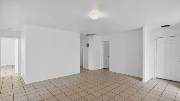 $2,095 | 7395 West San Miguel Avenue, Glendale, AZ 85303