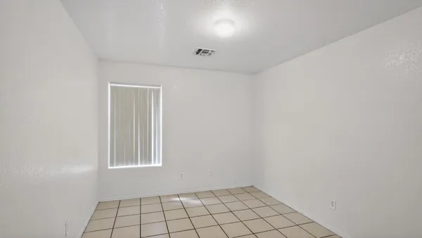 $1,995 | 7395 West San Miguel Avenue, Glendale, AZ 85303