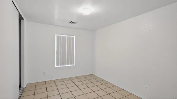 $1,995 | 7395 West San Miguel Avenue, Glendale, AZ 85303