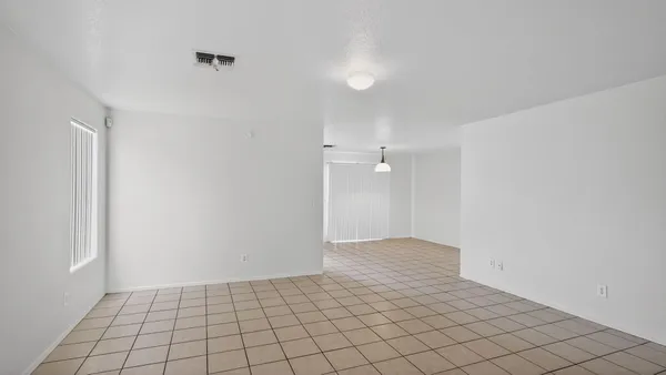 $1,995 | 7395 West San Miguel Avenue, Glendale, AZ 85303
