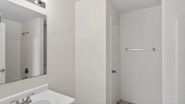 $1,995 | 7395 West San Miguel Avenue, Glendale, AZ 85303
