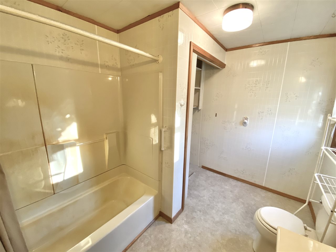 1834 Leland Road Ovid, MI 48866 - Photo 14 of 30 50028939-13.JPG