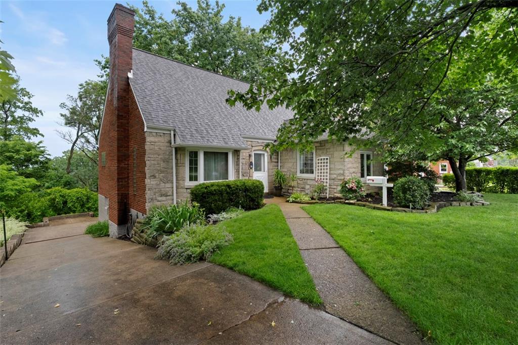 36 Warriors Road Green Tree, PA 15220 - Photo 1 of 40 Gallery Image 1