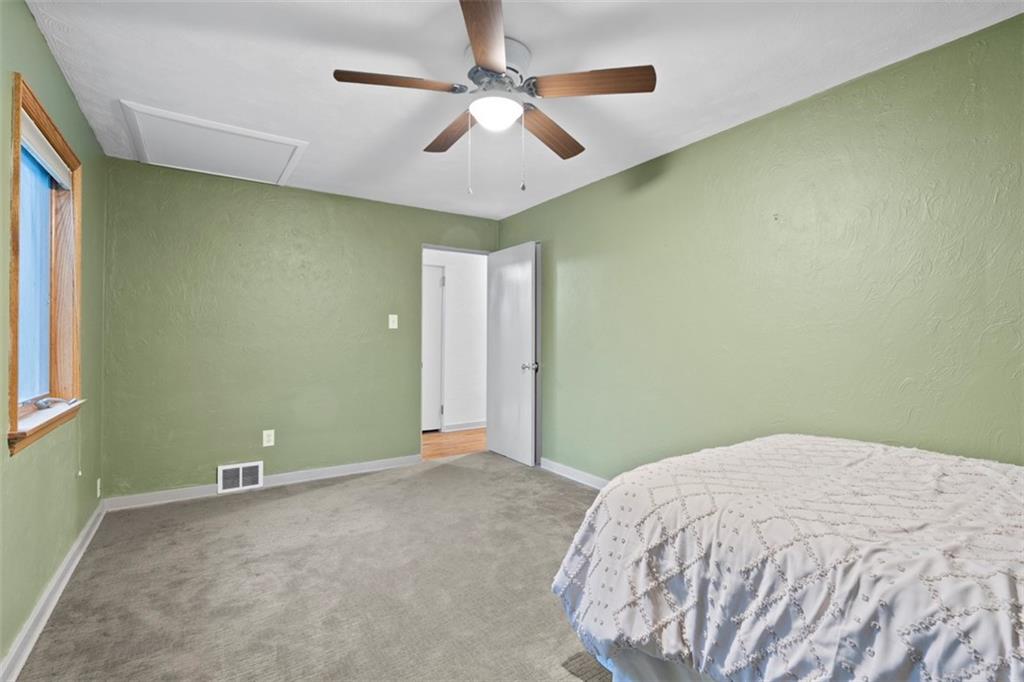 36 Warriors Road Green Tree, PA 15220 - Photo 20 of 40 2nd Bedroom man floor