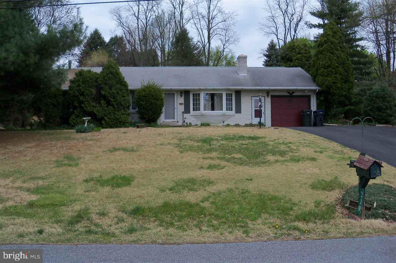 219 Hilltop Road Boiling Springs, PA 17007 - Photo 1 of 12 Gallery Image 1