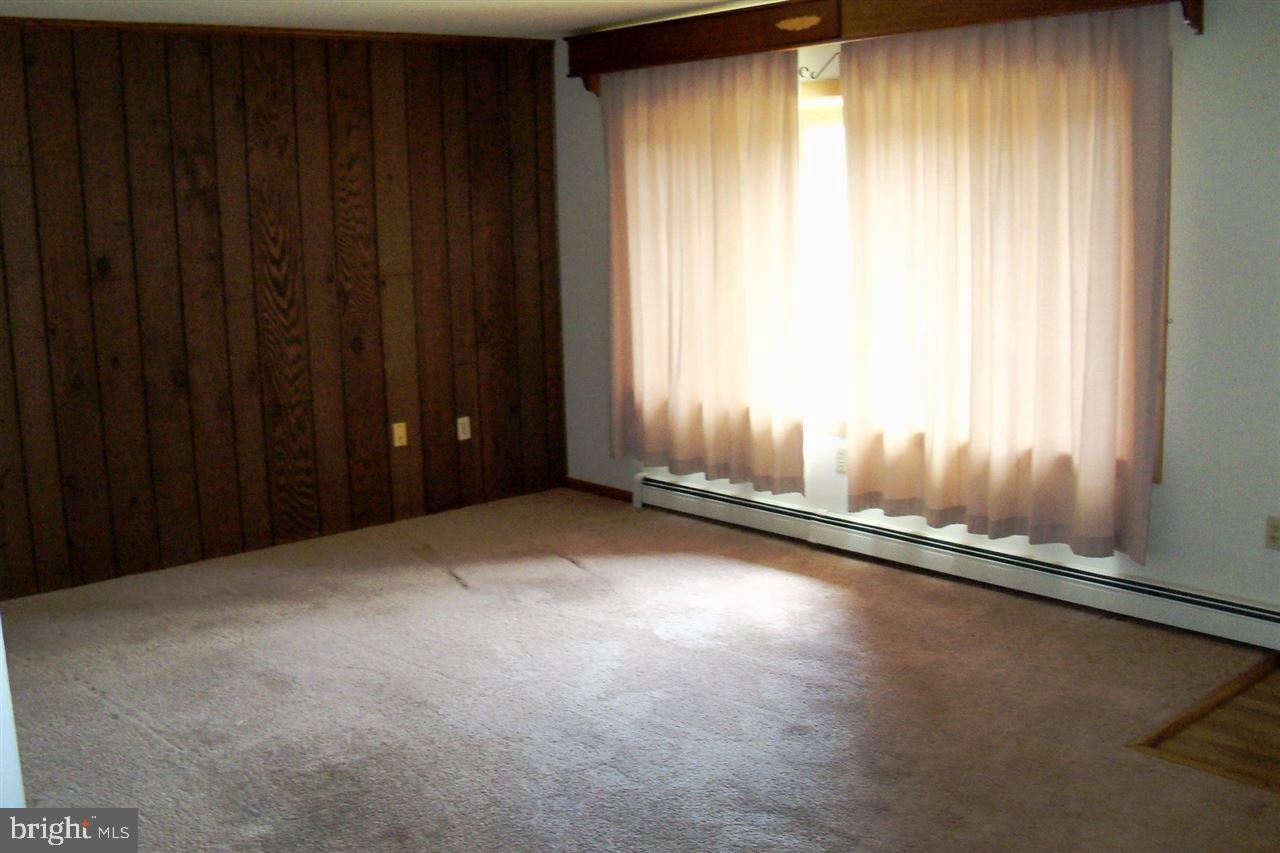 219 Hilltop Road Boiling Springs, PA 17007 - Photo 2 of 12 Gallery Image 2