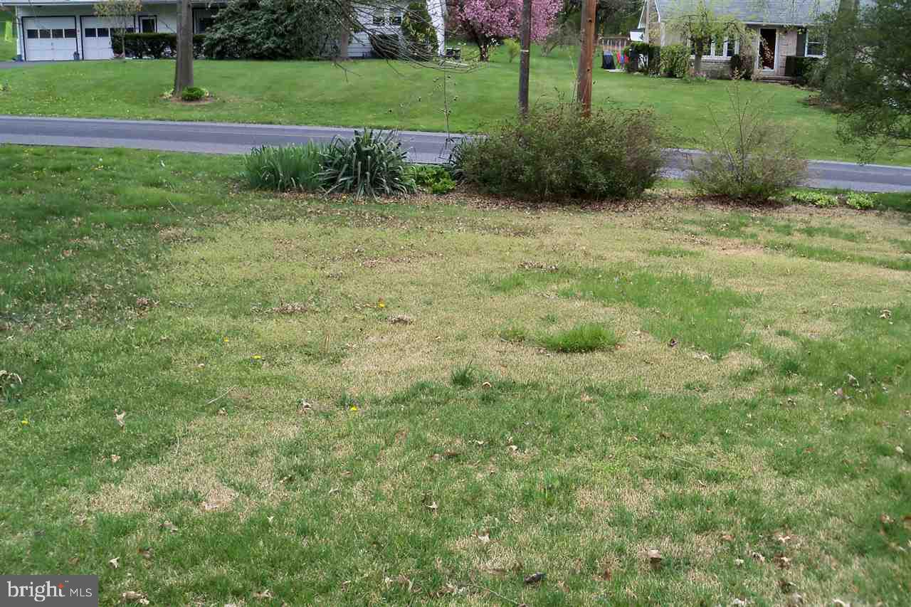 219 Hilltop Road Boiling Springs, PA 17007 - Photo 11 of 12 Gallery Image 11